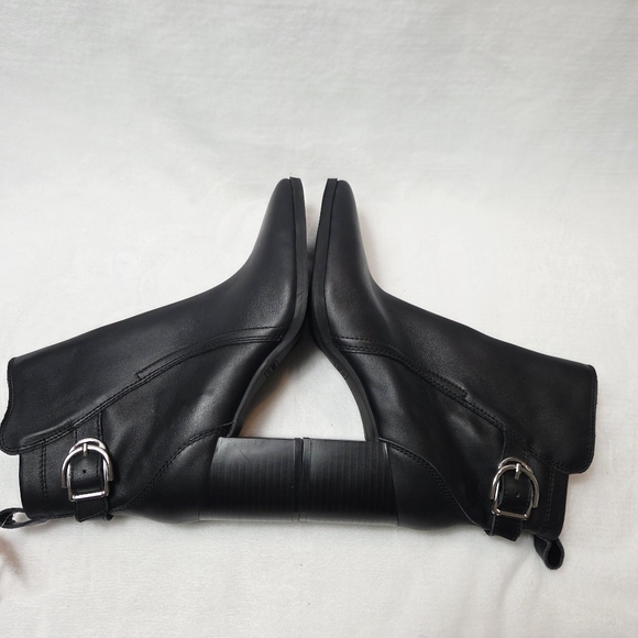 Blondo Gemma Black Leather Waterproof Ankle Booties - Picture 5 of 8